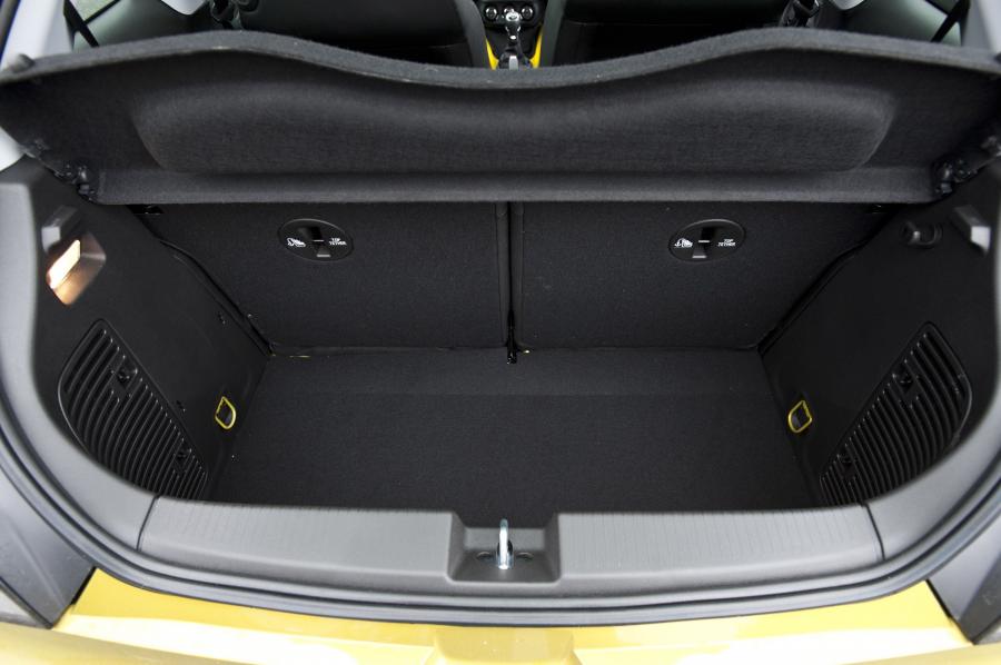  Vauxhall Adam Rocks Air 2014 года  (фото 75 из 94)